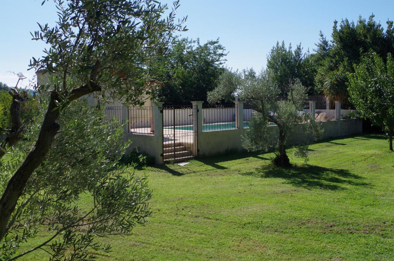 Le Clos Des Sources Villa Saint-Chamas Exterior photo